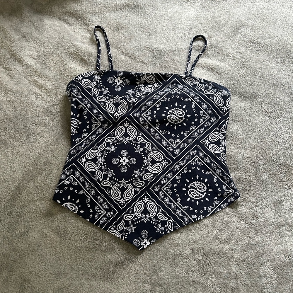 No boundaries women’s bandanna crop top size medium